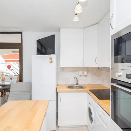 Lightbooking Montenegro Apartment