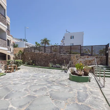 Lightbooking Montenegro Apartment